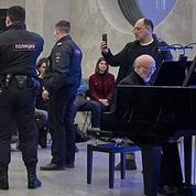 À Moscou, Alexeï Lioubimov joue une œuvre ukrainienne, son récital interrompu par la police