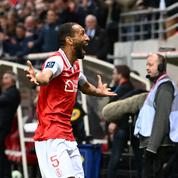Ligue 1 : Reims «se rapproche du maintien», souligne Abdelhamid