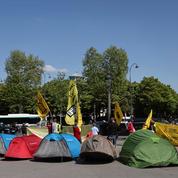 Des tentes déployées près de l'Élysée pour le droit au logement