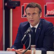 Présidentielle 2022 : Emmanuel Macron promet une revalorisation du salaire des professeurs