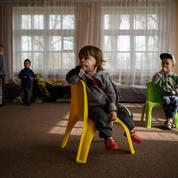 Guerre en Ukraine : interrogations sur le transfert et l'adoption d'enfants du Donbass en Russie