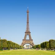 Paris : l'abattage d'arbres centenaires sur le Champ-de-Mars provoque la polémique