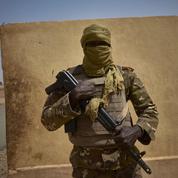 Des centaines de Maliens manifestent leur soutien à l'armée et la junte