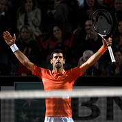 Tennis : Djokovic évite le piège Auger-Aliassime et vise une 1000e victoire en carrière à Rome