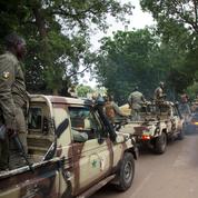 Mali : un colonel réputé proche de la junte parmi de présumés putschistes