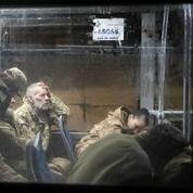 Guerre en Ukraine : plus de 1900 militaires ukrainiens d'Azovstal se sont rendus