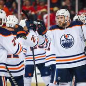 Play-offs NHL: Edmonton revient à hauteur de Calgary, Carolina enchaîne