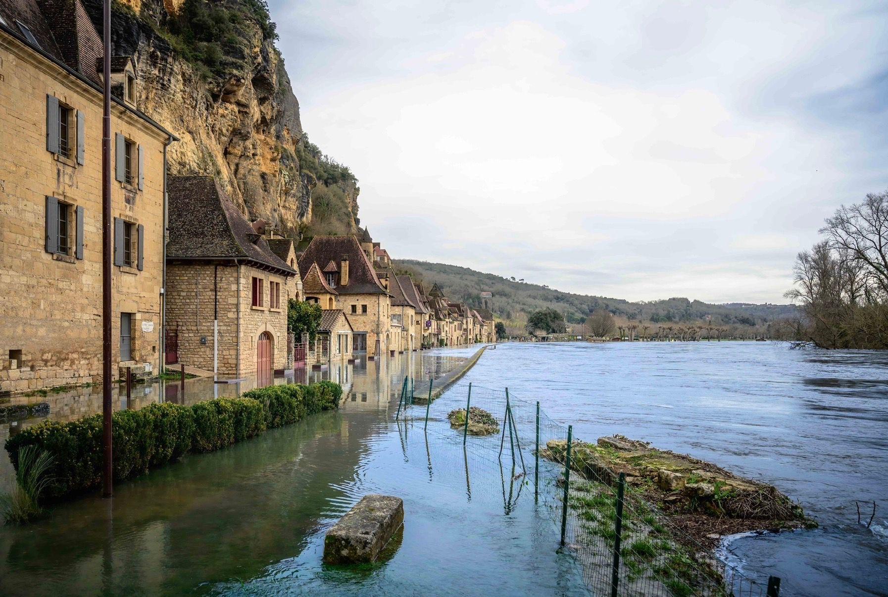 Severe Weather and Flooding Disrupt February 2026 Holidays Across Western France