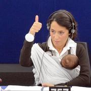 Ce qui se cache derrière le nouveau droit pour les députées italiennes d'allaiter dans l'hémicycle
