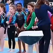 «Elle m'a brisé le cœur» : cette vidéo d'une fillette noire victime de racisme lors d’un concours de gymnastique en Irlande devient virale