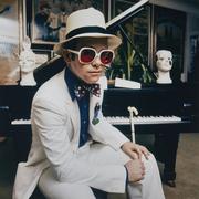 Les montres et bijoux exubérants de la folle vente aux enchères d’Elton John à New York
