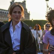 En photos, Jennifer Lopez et sa fille Emme, complices à Paris après une visite privée du Louvre