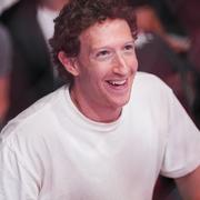 Mark Zuckerberg partage de rares photos avec ses trois filles