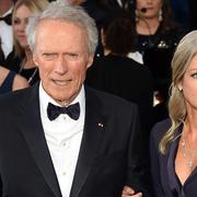 «Elle me manquera beaucoup» : Clint Eastwood annonce la mort de sa compagne Christina Sandera, à 61 ans