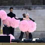 Lady Gaga et «son truc en plumes», première sensation forte et glam des JO