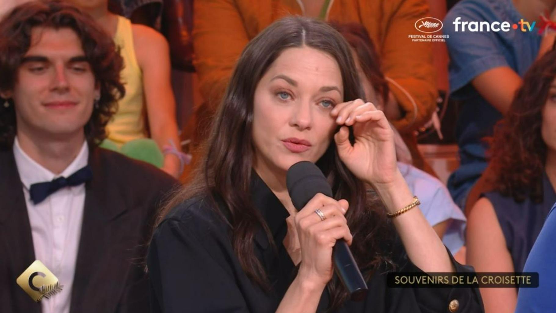 Marion Cotillard émue à Cannes en évoquant la présence de son fils Marcel lors de l'avant-première de Karma — Cinéma & Films