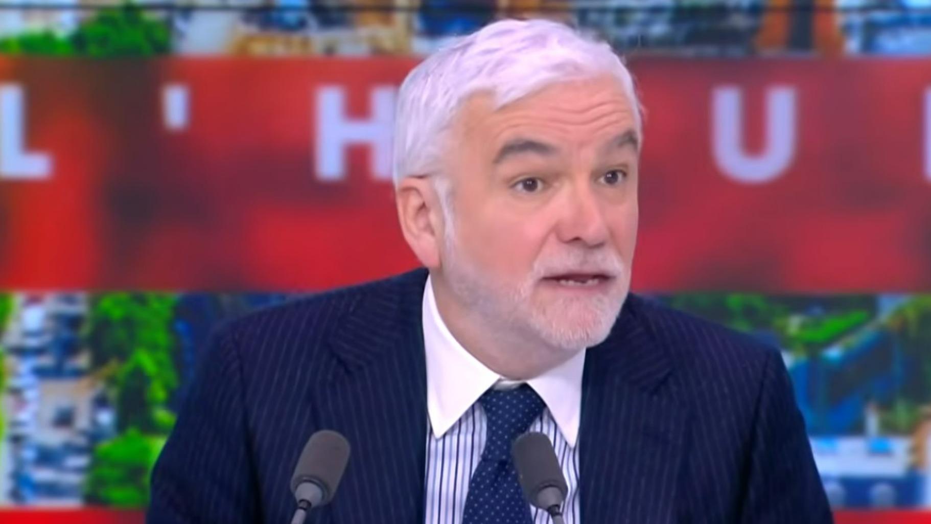 Pascal Praud évoque ses souvenirs liés à l’émission télévisée «Téléfoot» selon TV Magazine — Sport TV