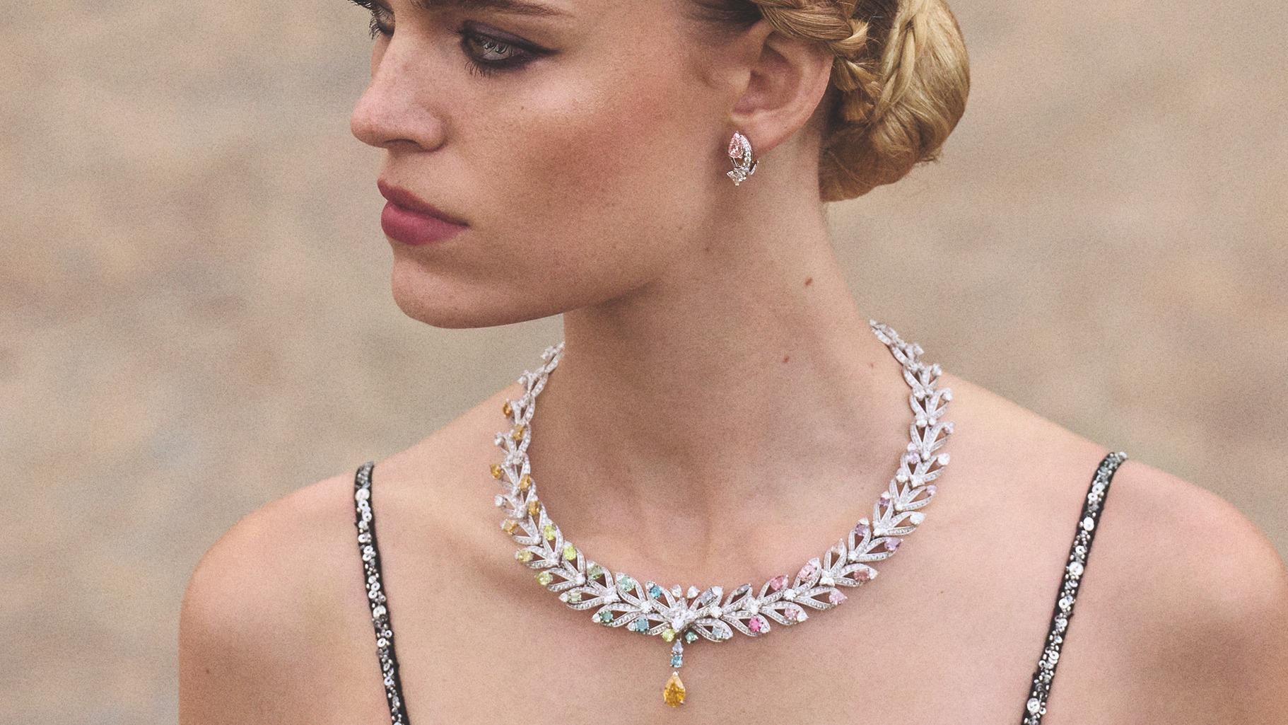 «On se croirait dans Lawrence d’Arabie!» : chez Louis Vuitton, une haute joaillerie en apothéose illumine le crépuscule d’Agafay
