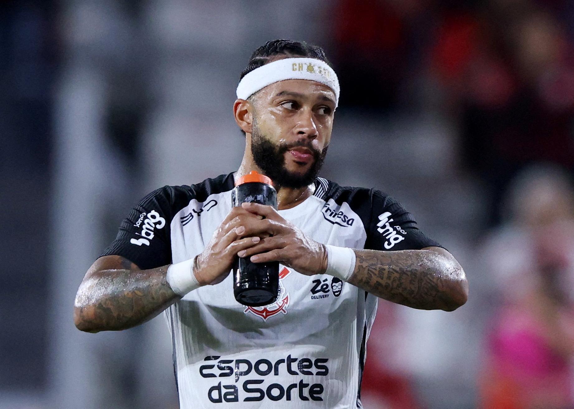 Foot : Memphis Depay revoit ses exigences à la baisse, les Corinthians prêts à le prolonger