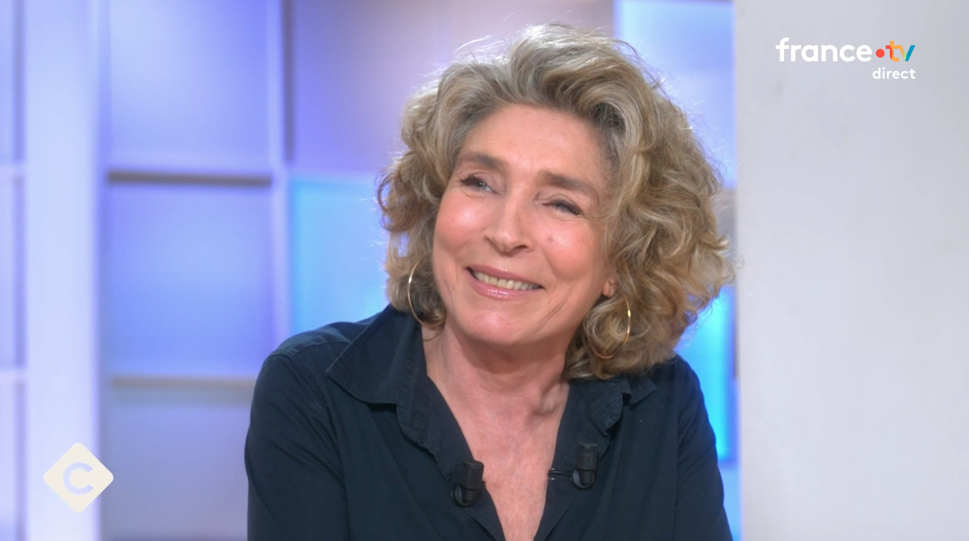 Marie-Ange Nardi raconte la séquence dramatique où elle a été attaquée par un lion en direct télévisé — People & Médias