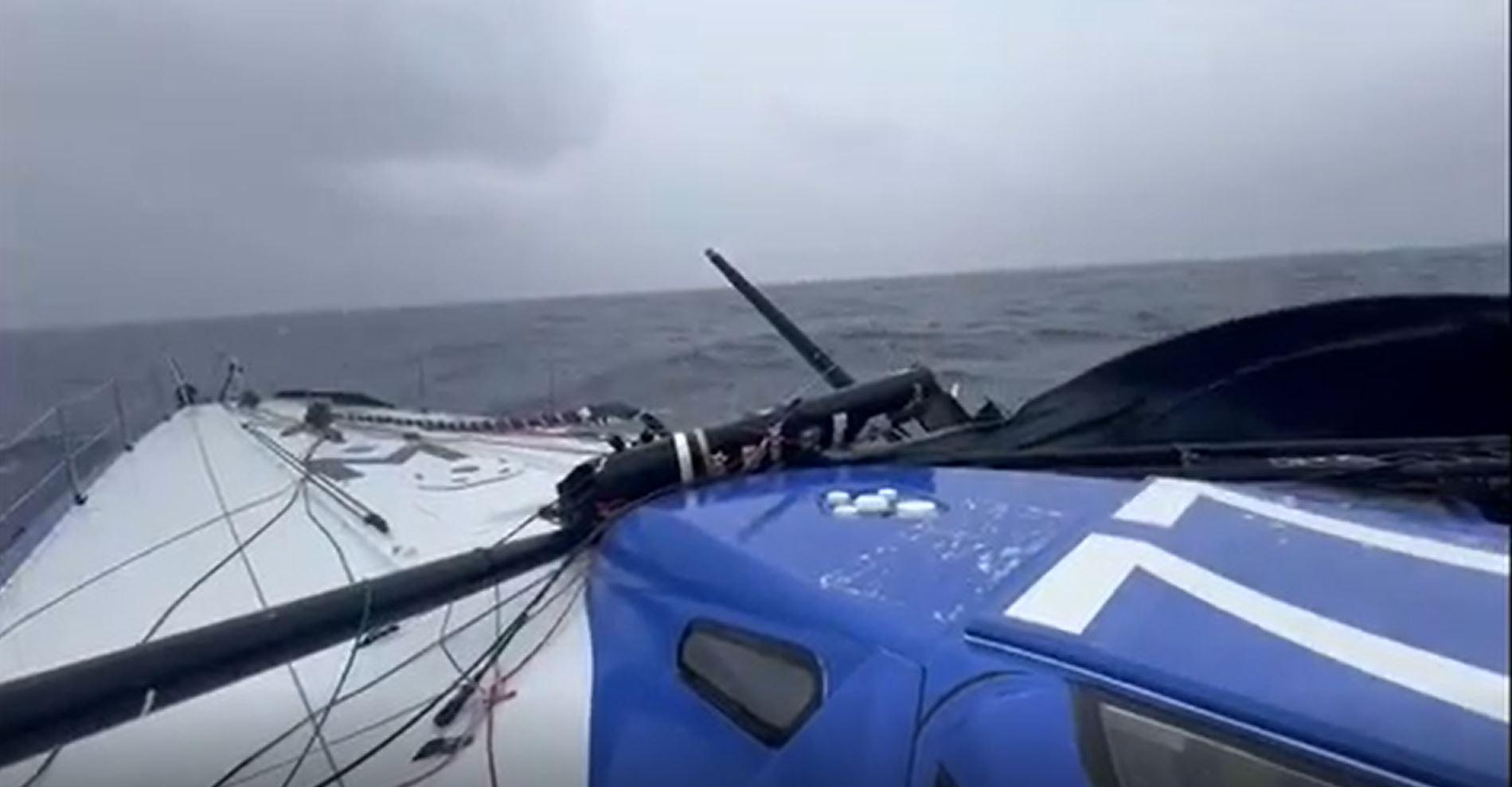 Vendée Globe : «C’est la fin de ma course», les premières images du démâtage de Pip Hare à 1300 km des côtes australiennes