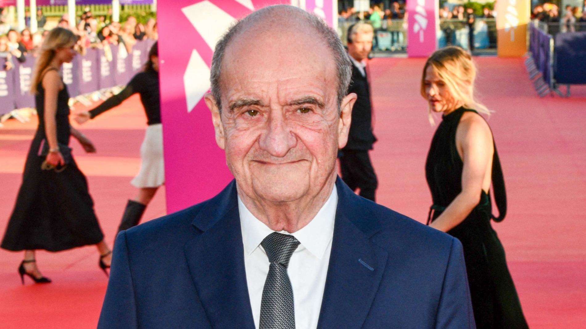 La bonne humeur n’est pas feinte : Pierre Lescure balaye les rumeurs de tensions dans C à vous