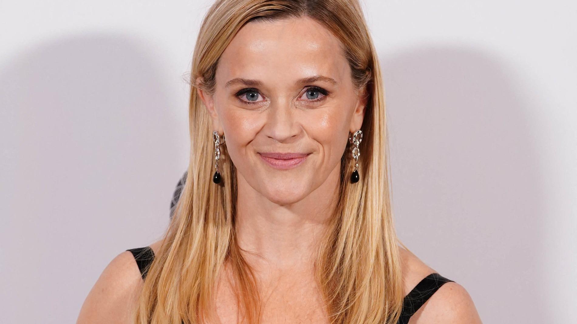 Après Brad Pitt, l’actrice Reese Witherspoon inspire les arnaqueurs en ligne