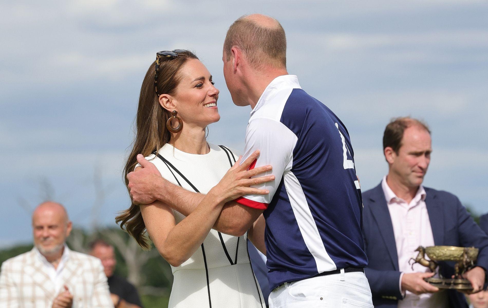 En photos, ces rares gestes d&#039;affection publics de Kate et William en marge d&#039;un match de polo
