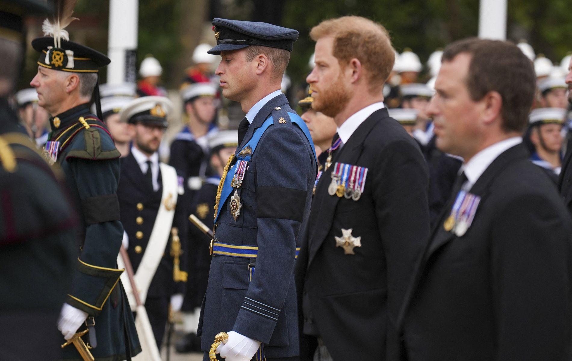 «Écoute-moi, Harold !» : le prince William se serait «jeté sur son frère» après les funérailles du prince Philip