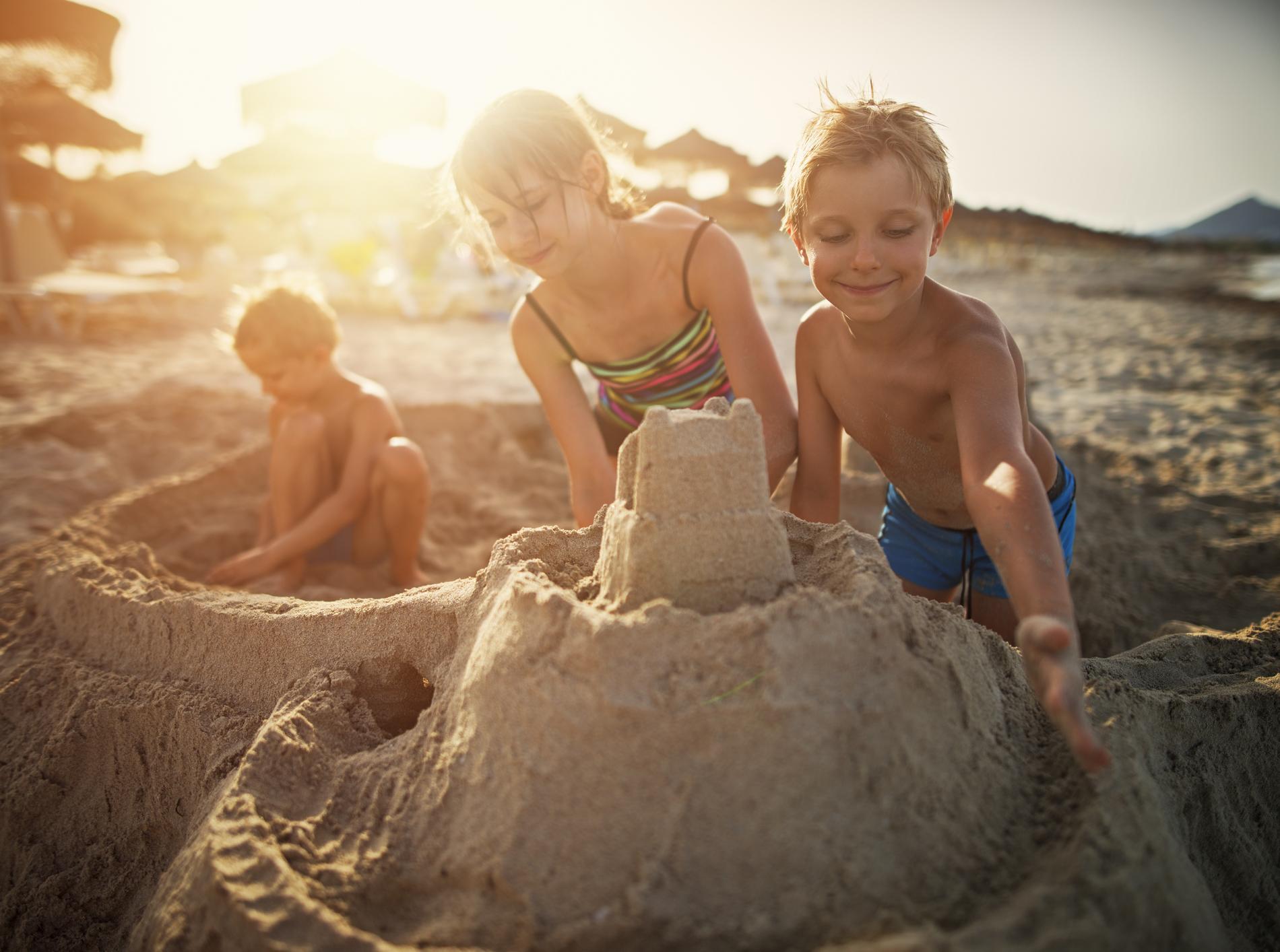 Huit Conseils Pour Ne Pas Perdre Son Enfant Sur La Plage Ou Dans La Foule