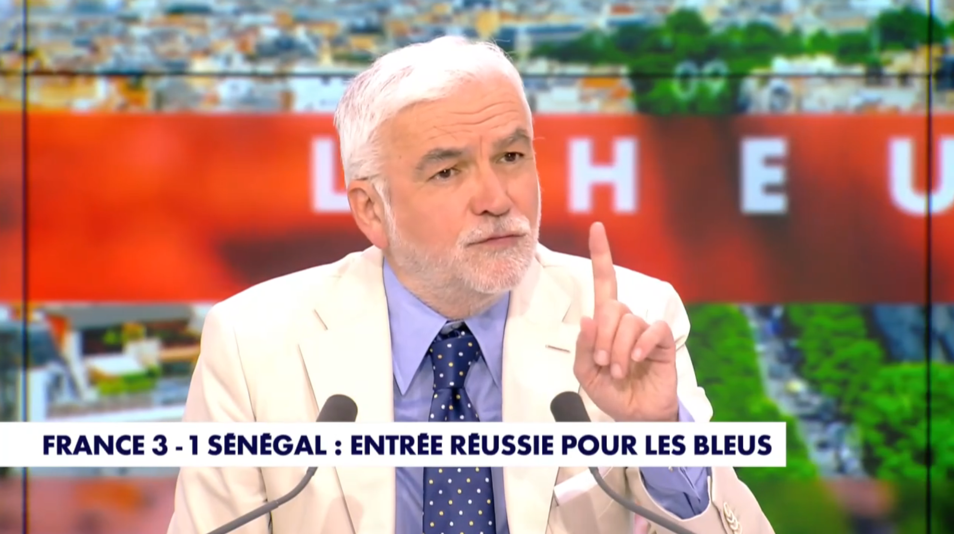 Selon TV Magazine, Pascal Praud loue la performance de Kylian Mbappé et de l'équipe de France lors du premier match de la Coupe du Monde — Sport TV
