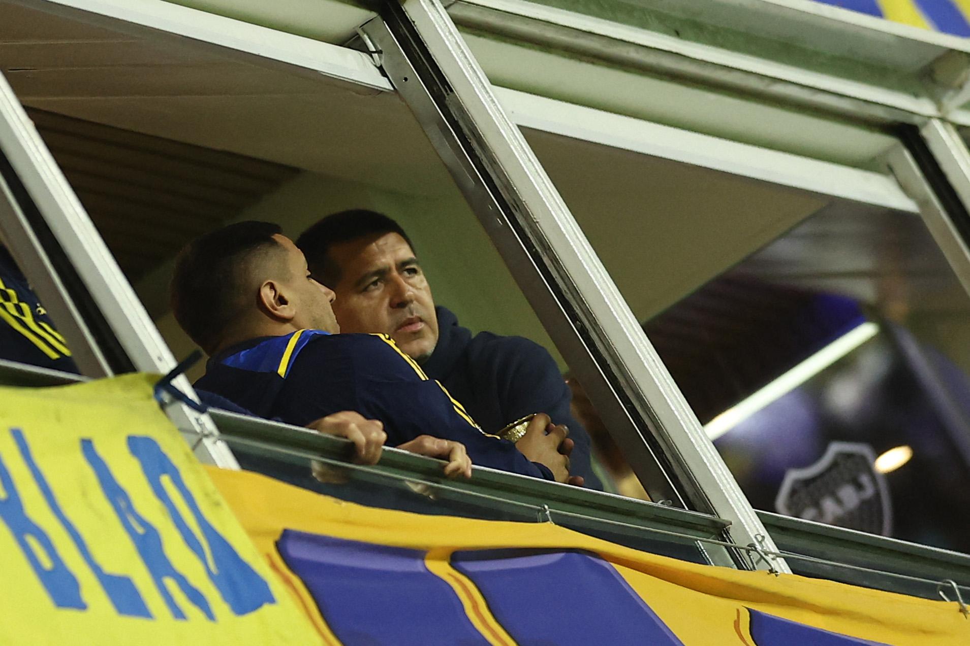 Foot : Riquelme obligé d’intervenir pour éviter de graves incidents pendant un match en Argentine