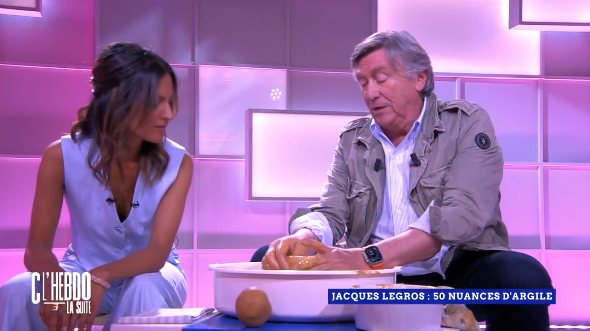 J’aime le contact : Jacques Legros et Aurélie Casse rejouent la scène de la poterie dans Ghost