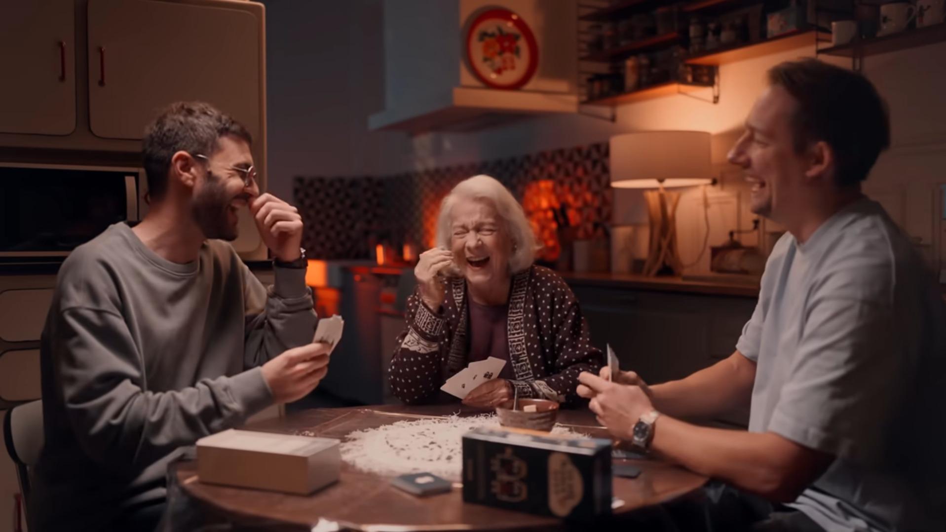 Décès de Claudette Walker, la « mamie de Youtube » : les hommages affluent sur les réseaux sociaux — People & Médias