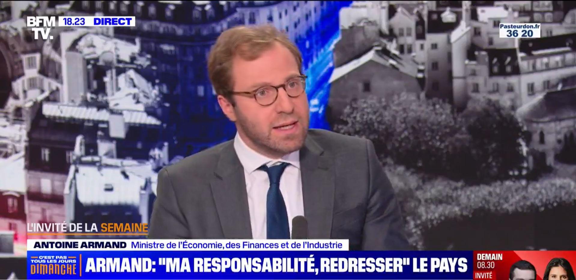 Hausse des budgets de l’Élysée et du Parlement : «Pas compréhensible pour nos concitoyens», raille Antoine Armand