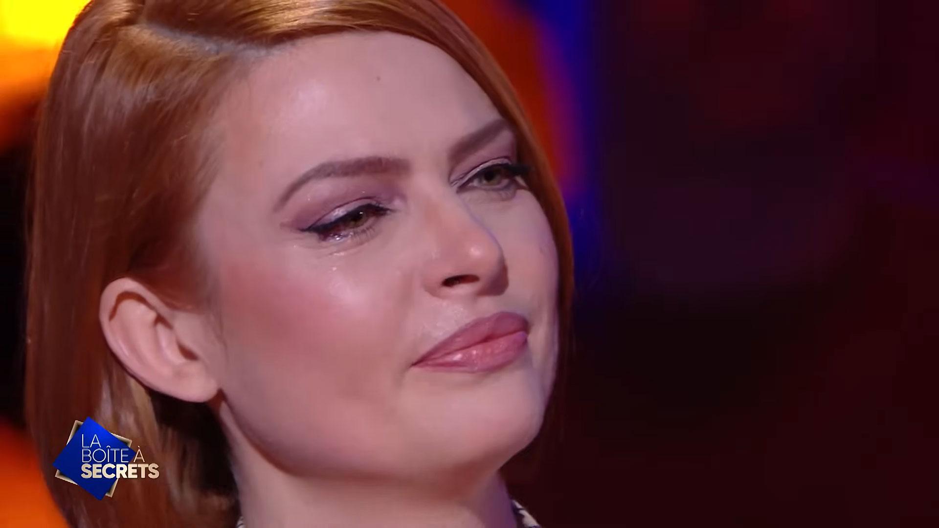 Élodie Frégé se confie sur une révélation bouleversante concernant une fille qu'elle n'a jamais eue — People & Médias