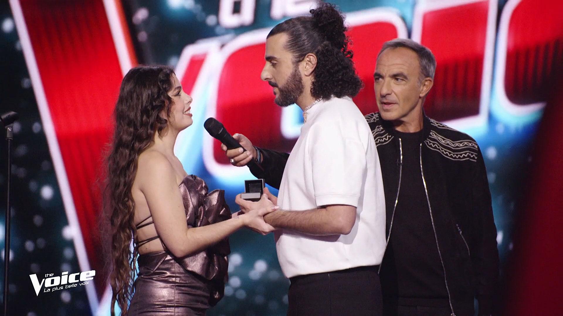 Waz évoque ses émotions intenses lors de sa participation à The Voice, entre demande en mariage et extinction de voix — People & Médias