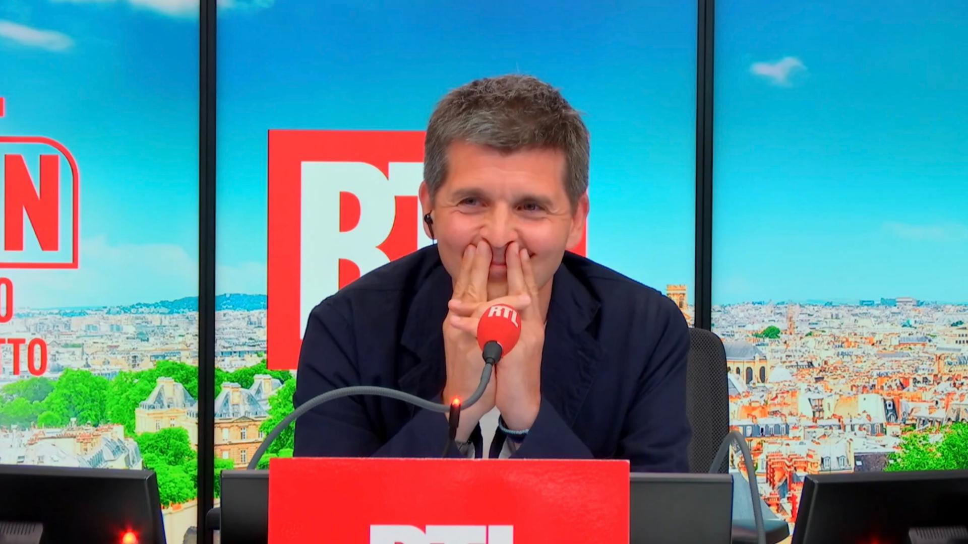 Thomas Sotto quitte RTL après une dernière émission émouvante : un adieu difficile à la radio — People & Médias
