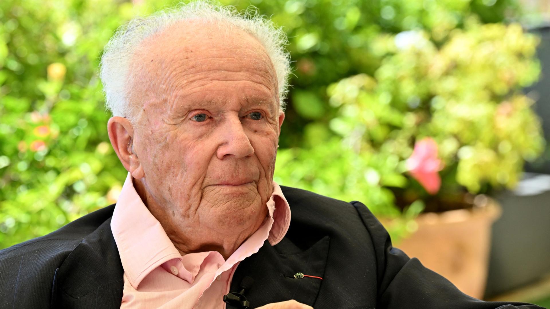 Philippe Bouvard, ses dernières confidences à Gala : “Je n'ai pas été un  mari exemplaire, loin de là !”