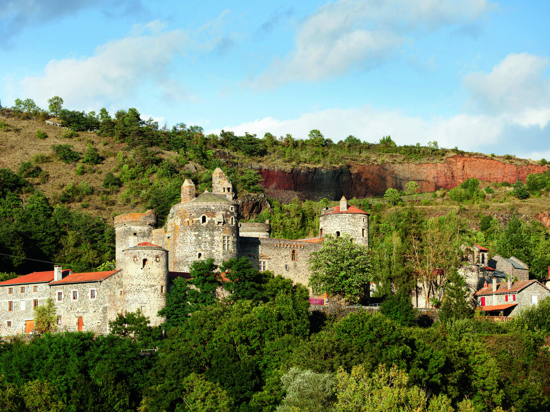 Saint-Vidal, la seconde vie d'une forteresse millénaire