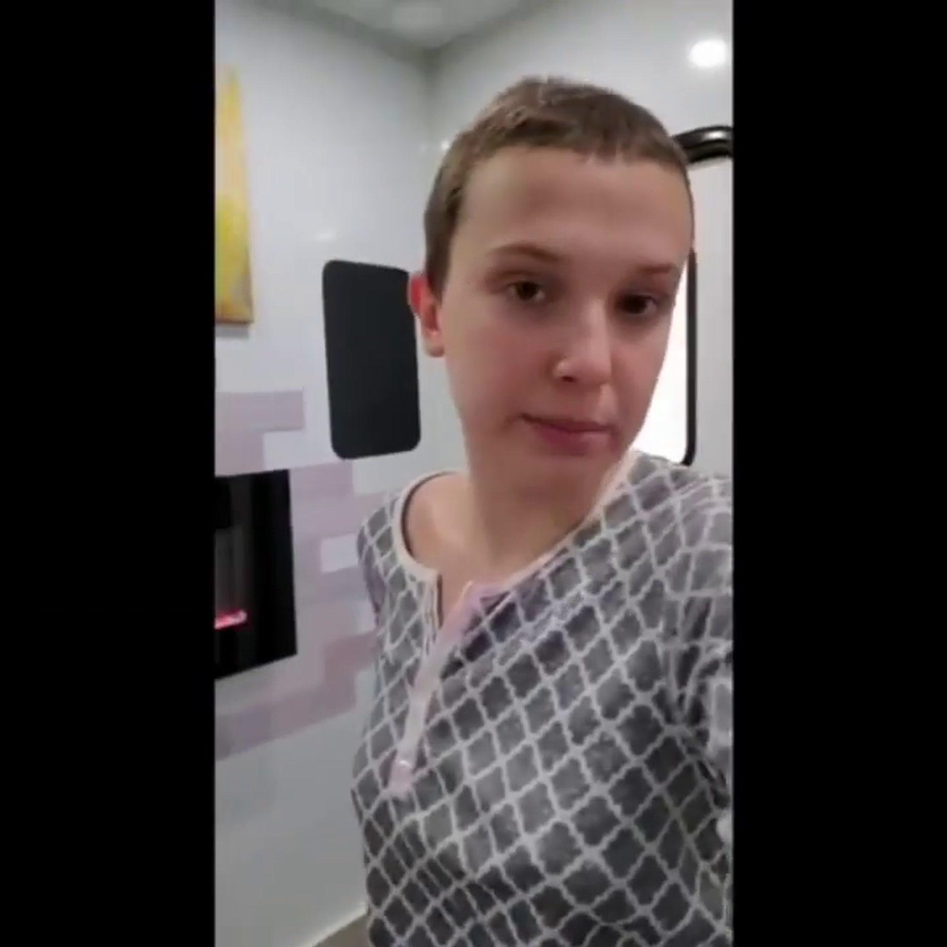 Millie Bobby Brown Sans Maquillage Et si le plus étrange dans Stranger Things c'était la perruque de Millie  Bobby Brown ?