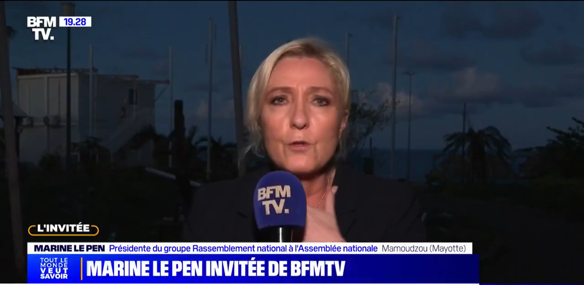 Budget : le gouvernement s’attend à un dialogue plus «fécond» avec la gauche que le RN, Le Pen évoque un «très mauvais signal»