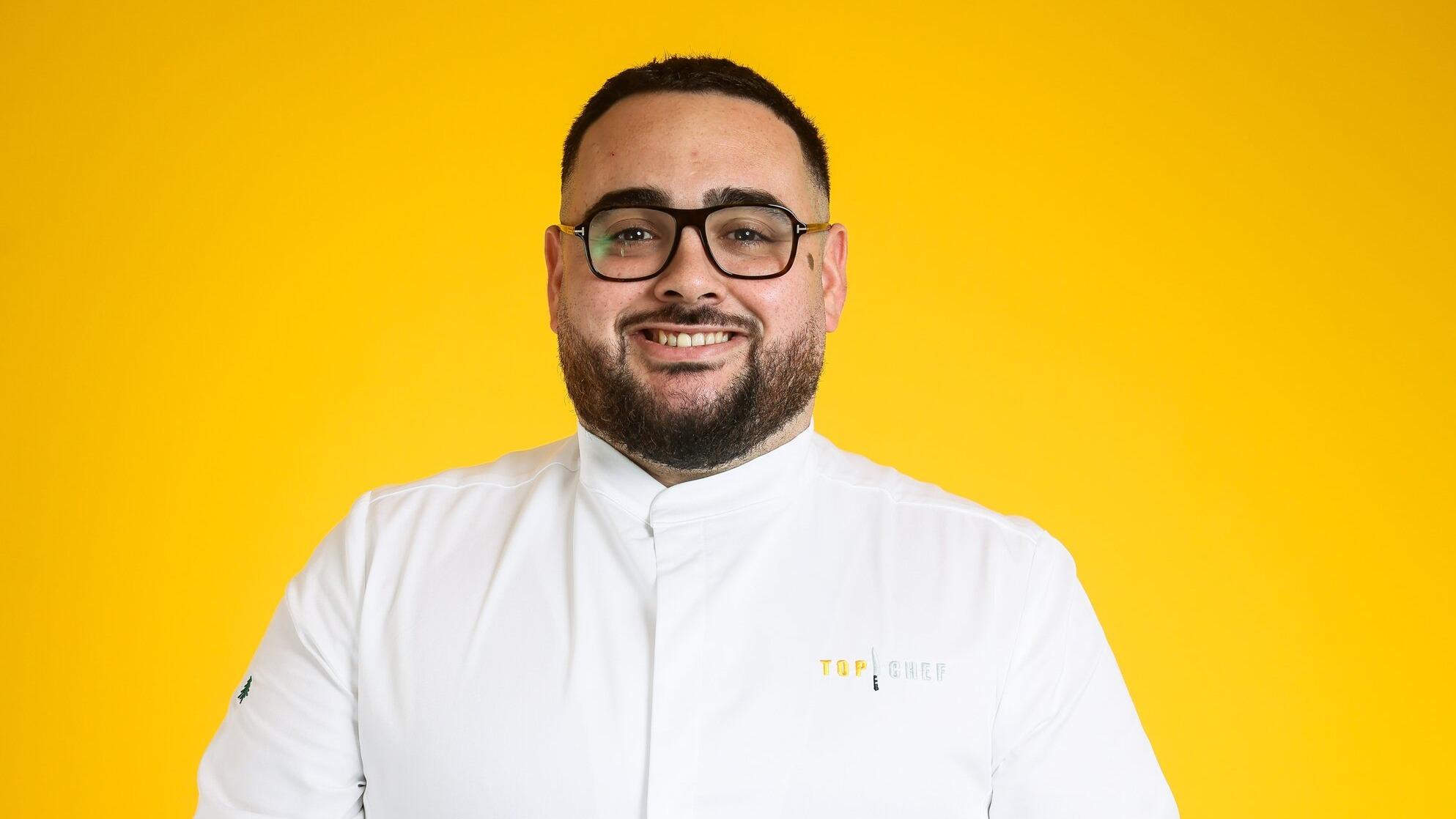 Alexy de 'Top Chef' évoque son expérience sur le plateau de 'Scènes de ménages' lors d'une journée avec la fiction quotidienne de M6 — People & Médias