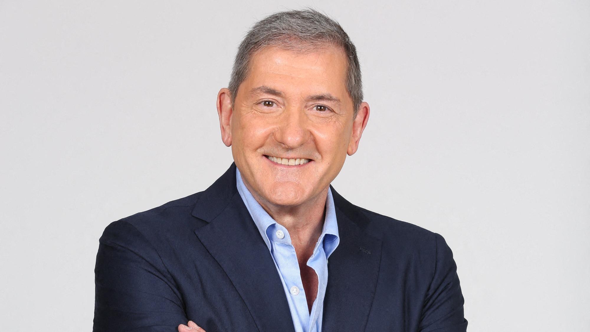 Yves Calvi succède à Laurent Ruquier sur T18 pour présenter un magazine culturel — Info & Société