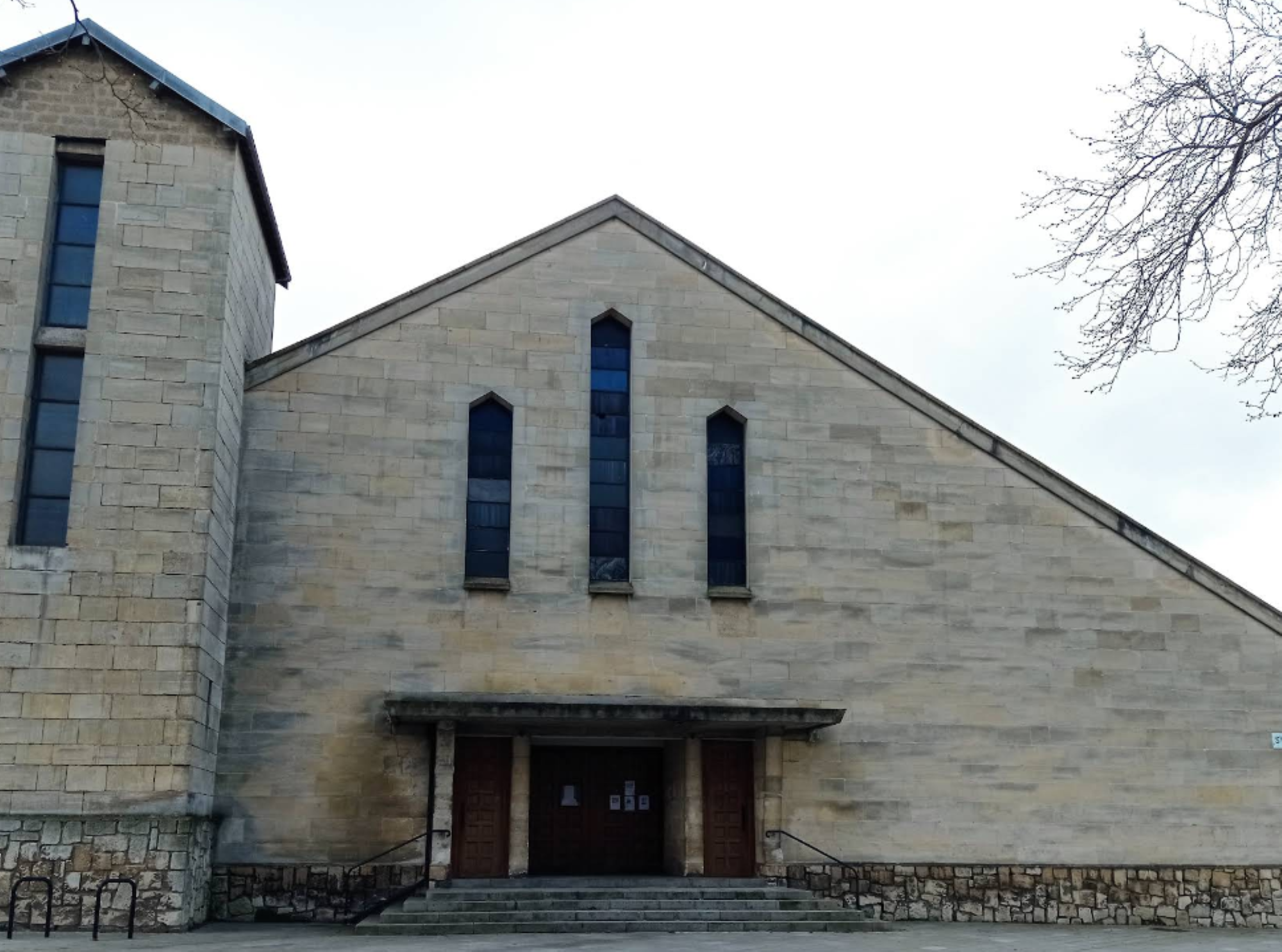 Les acquéreurs ne devront pas démolir l’église et le lieu devra être dédié aux habitants.