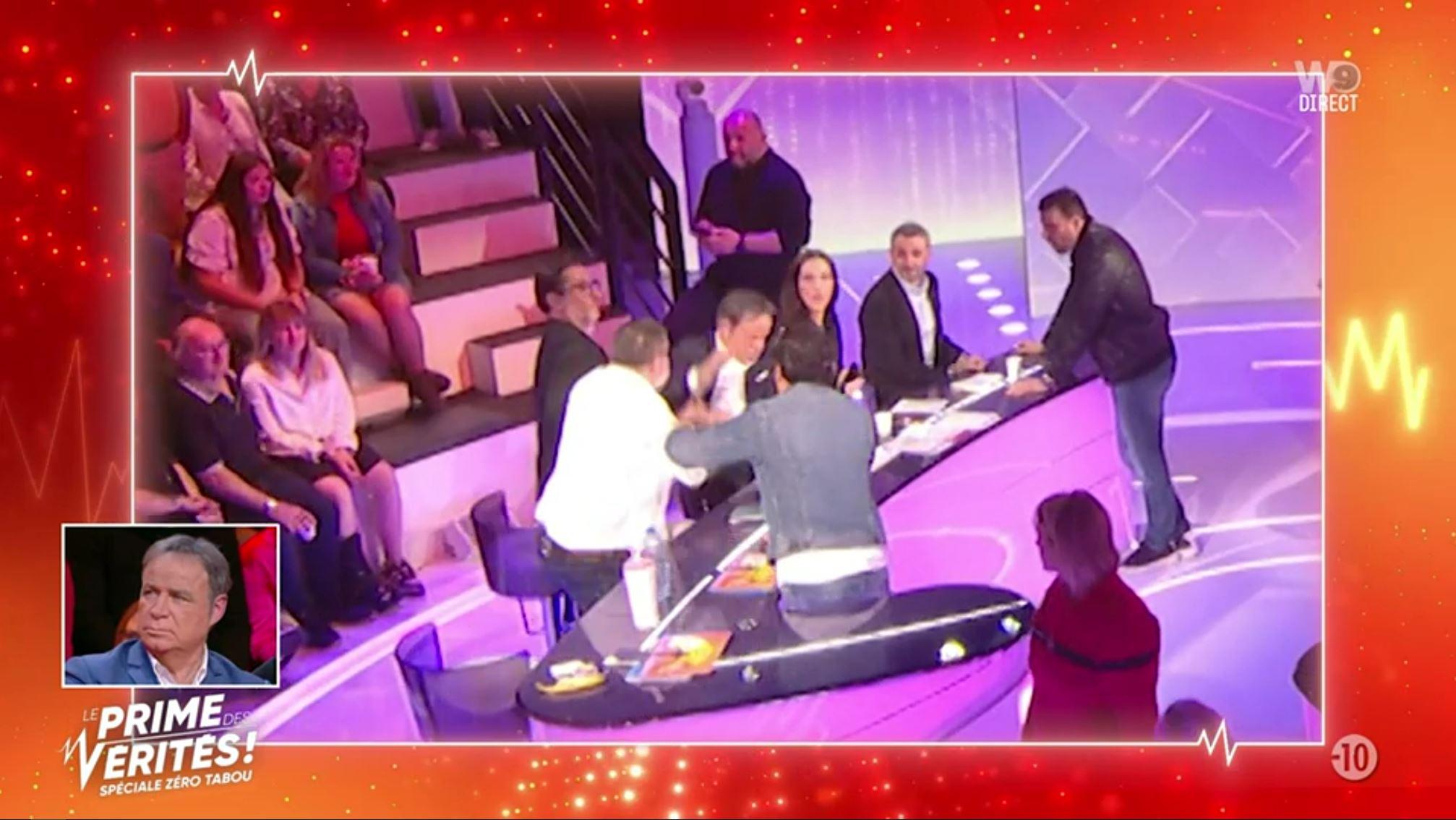 Une agresión filmée : Stéphane Tapie s'en prend violemment à Fabien Lecœuvre sur le plateau de «Tout beau tout n9uf» — People & Médias