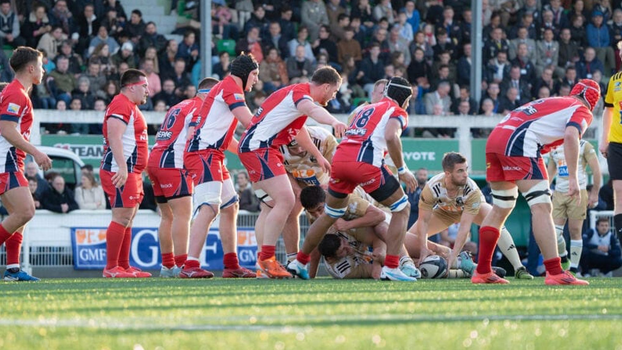 Rugby : l’Armée de Terre et la Marine Nationale se défient à Suresnes pour venir en aide aux blessés de guerre