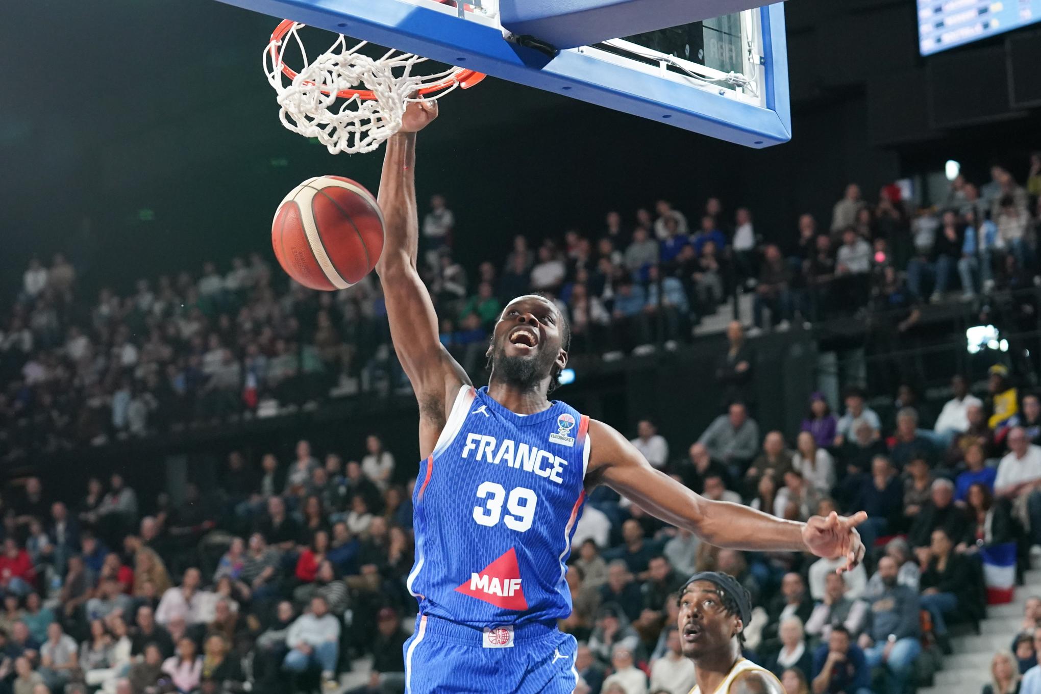 Basket : l’international Yoan Makoundou revient à Monaco, Mirotic se rapproche