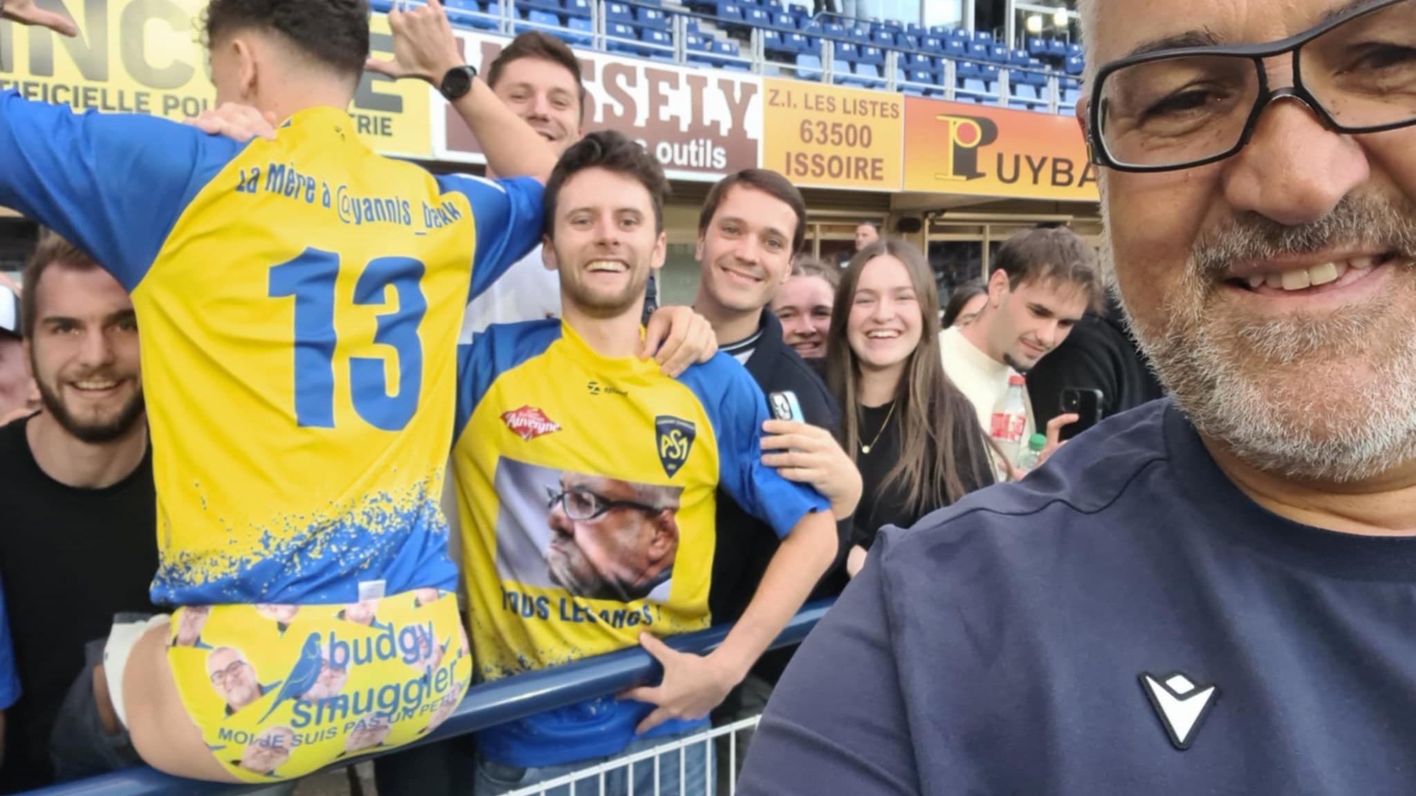 Top 14 : quand un supporter de Clermont affiche son soutien à Urios sur... son slip