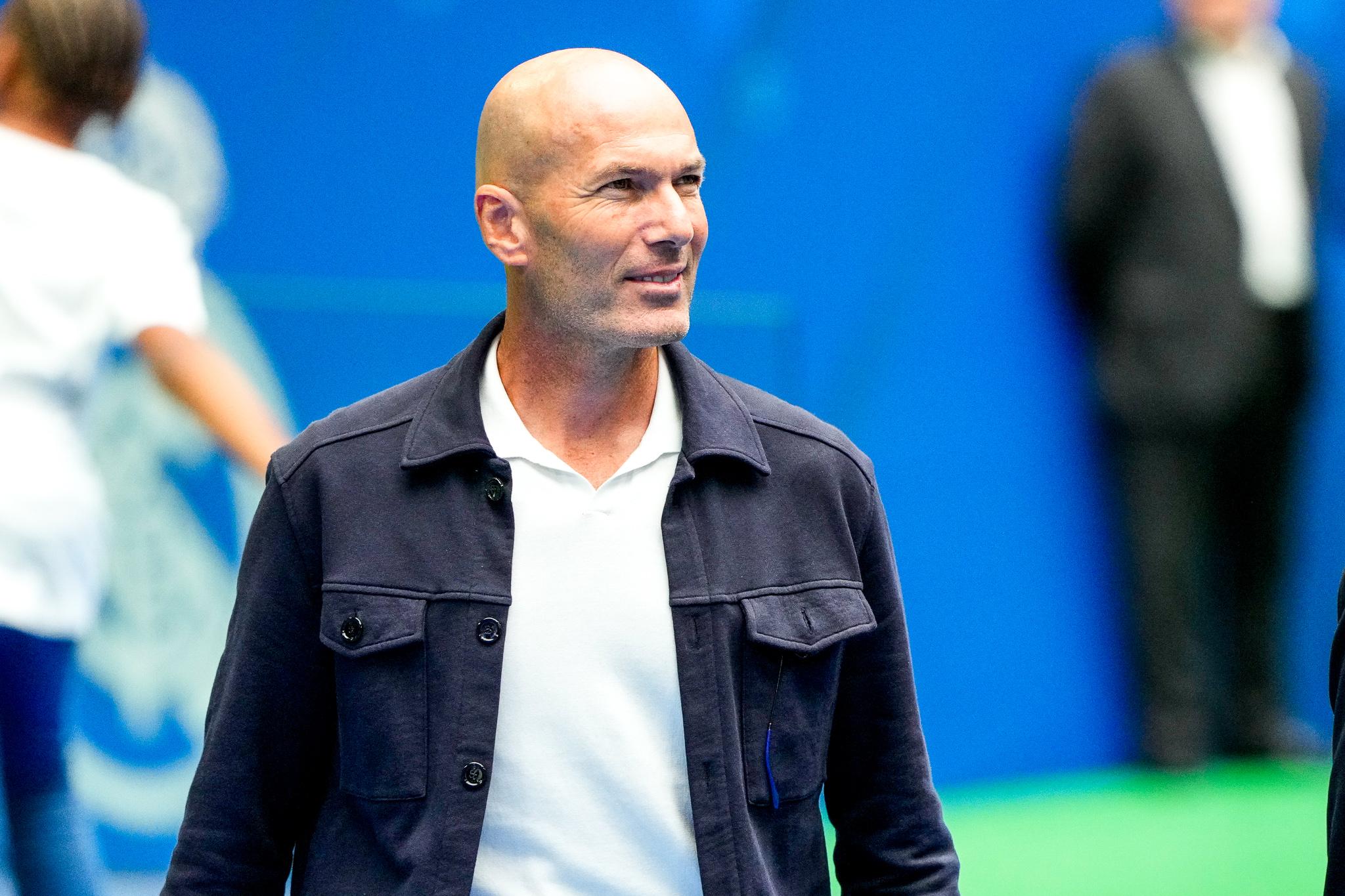 EN DIRECT - Équipe de France : Zinédine Zidane nouveau sélectionneur, suivez sa conférence de presse